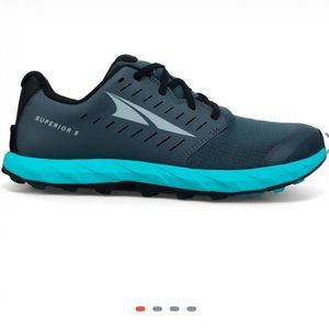 Love these lightweight trail runners only worn twice!